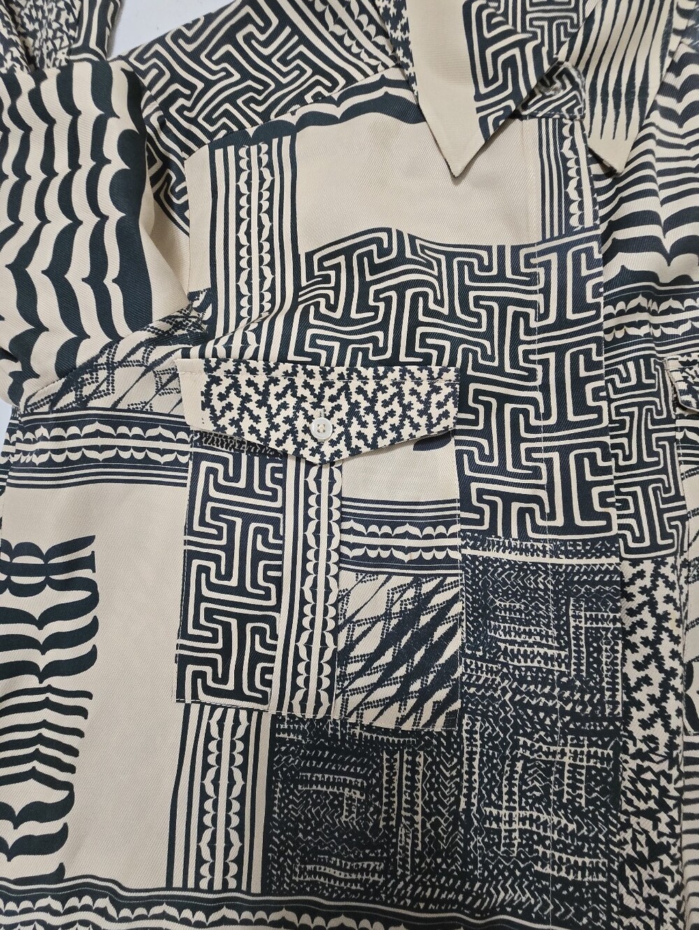 REISS Kirsten Light Ground Ditsy Blouse Women's 8 Office Business Long Sleeve - Picture 11 of 12